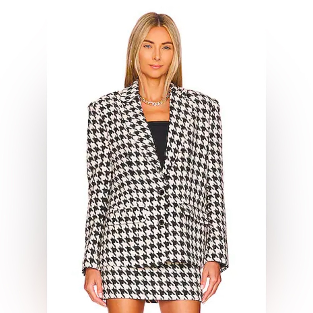 REVOLVE HOUNDSTOOTH SQ SHOULDER PADDED BLACK AND WHITE BLAZER